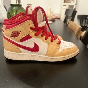 Nike Air Jordan 1 Mid Light Curry Cardinal Red